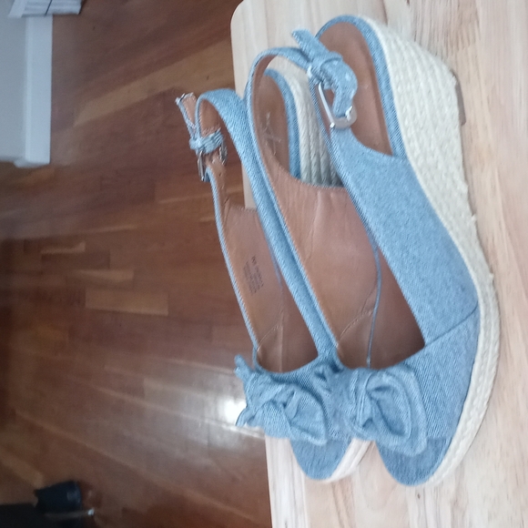 Women's sandals - Picture 1 of 11